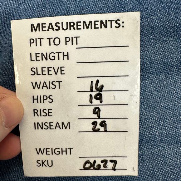 KanCan Estilo Medium Rise Distressed Knee Butterfly Button Jeans Womens 15/31 - Picture 16 of 16